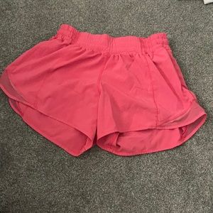 Lululemon hotty hot short size 6 in pink